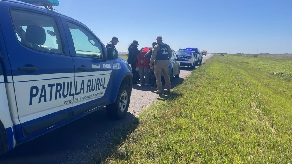 Detienen a una mujer gitana que era buscada por estafas en la Autopista Córdoba–Rosario
